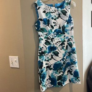 Blue floral dress size 4 Petite